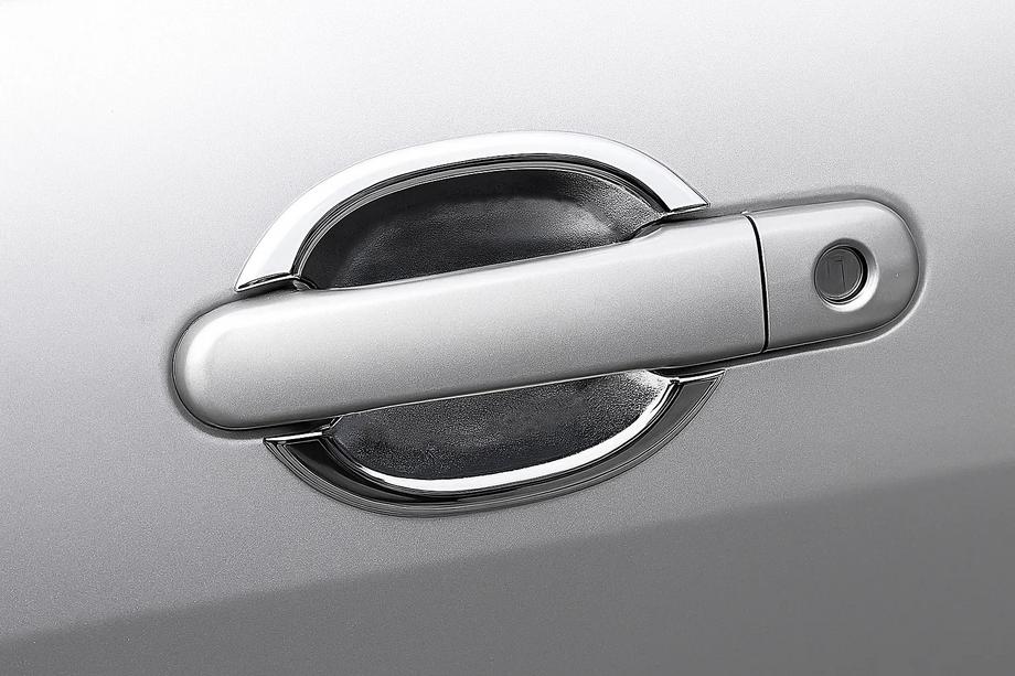 Nissan Tiida 2004-2011 рр. Мильнички (4 шт, пласт) Image