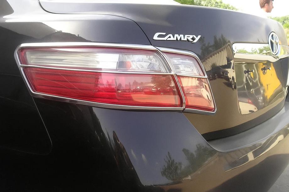 Toyota Camry 2006-2011 рр. Накладки на стопи (2 шт, пласт) Image