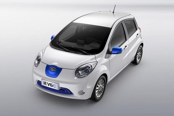 Огляд електричного компактного хетчбека JAC iEV6E Фото 9