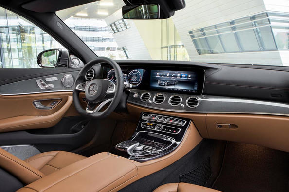 Огляд седана Mercedes-Benz E-Class п’ятого покоління Фото 5
