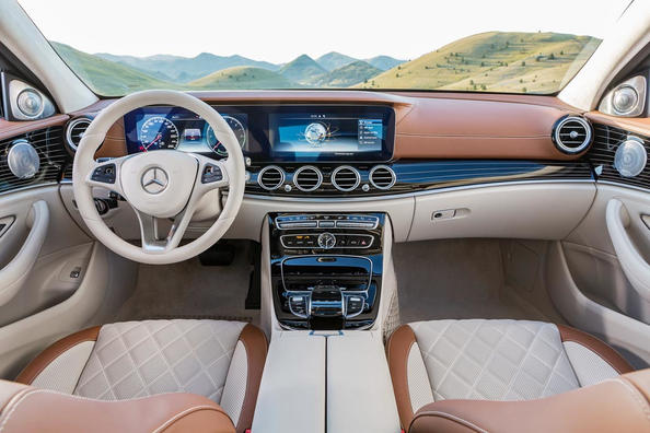 Огляд седана Mercedes-Benz E-Class п’ятого покоління Фото 4