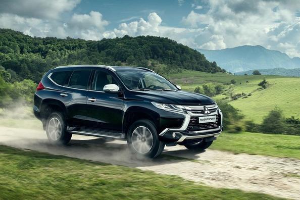 Третє покоління позашляховика Mitsubishi Pajero Sport Фото 1