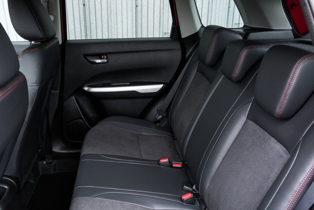 Огляд компактного кросовера Suzuki Vitara S