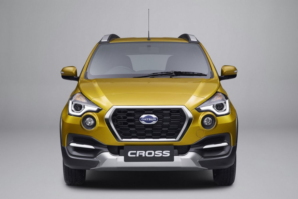 Огляд семимісного кросовера Datsun Cross