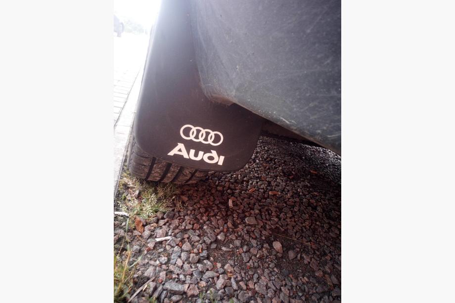 Audi 80/90 1987-1996 рр. Бризковики Premium (2 шт) Image