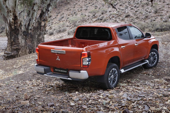 Новий Mitsubishi L200 п’ятого покоління Фото 6
