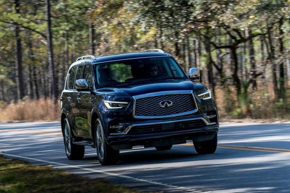 Огляд преміального позашляховика Infiniti QX80 Фото 1