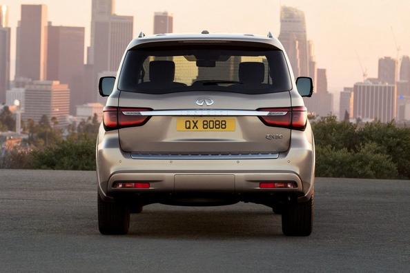 Огляд преміального позашляховика Infiniti QX80 Фото 8