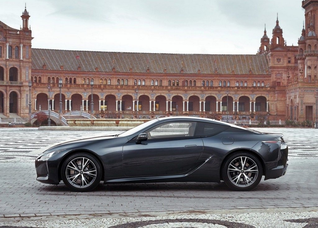 Огляд спортивного купе Lexus LC 500