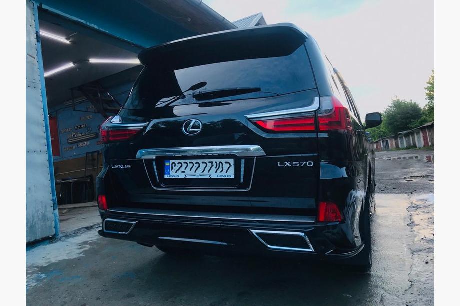Lexus LX570/450d 2008-2022 рр. Накладка на торець заднього бампера (2016+, 2 шт) Фото 3