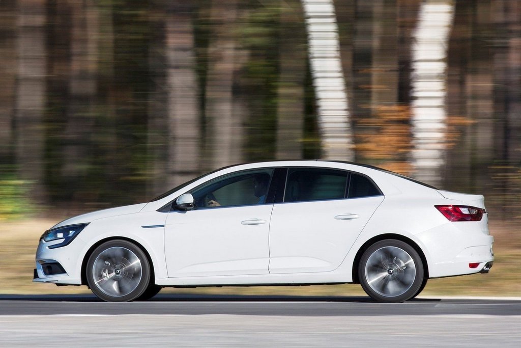 Огляд седана Renault Megane четвертої генерації
