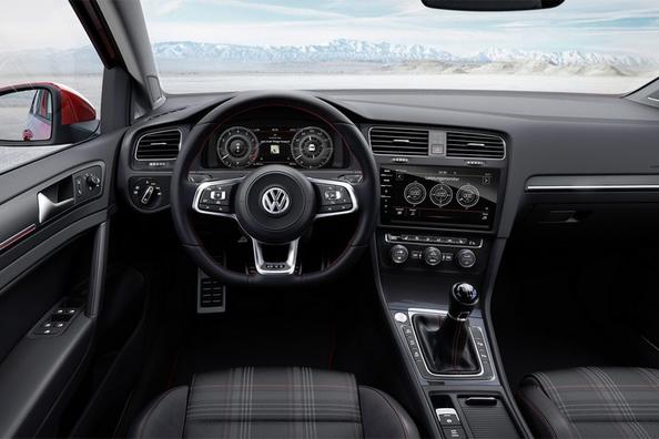 Огляд зарядженої модифікації хетчбека Volkswagen Golf GTI Фото 6