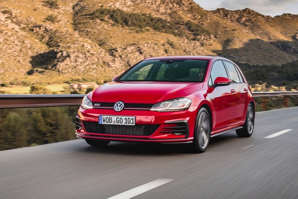 Огляд зарядженої модифікації хетчбека Volkswagen Golf GTI