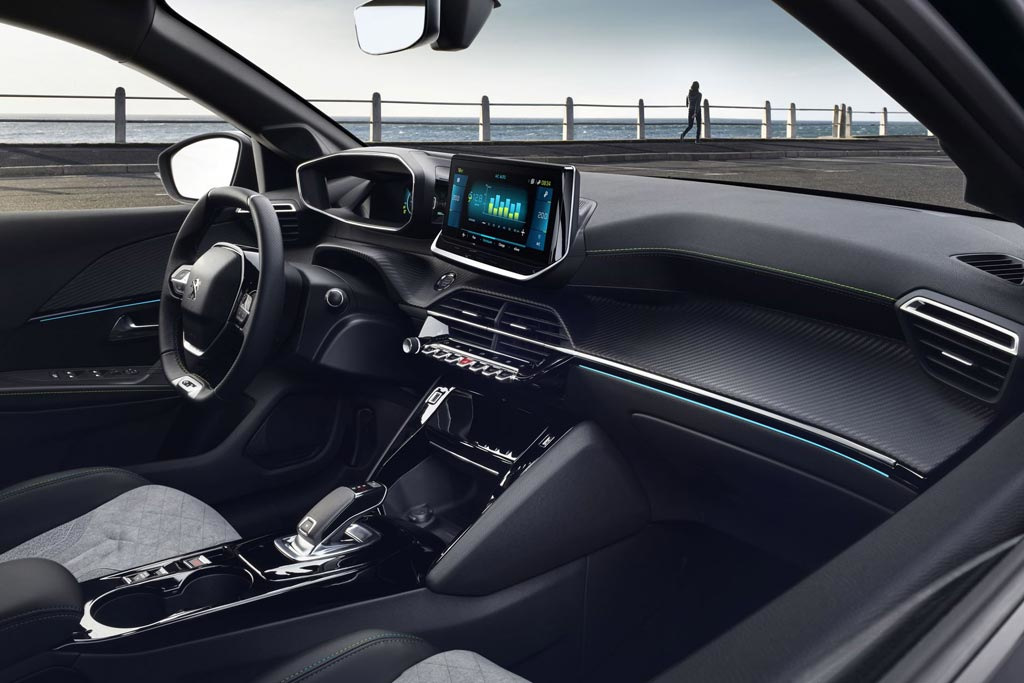 Огляд компактного хетчбека Peugeot 208 нового покоління