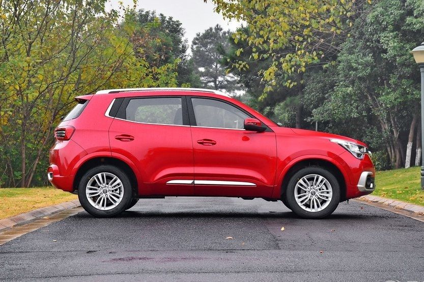 Компактний міський кросовер Chery Tiggo 4