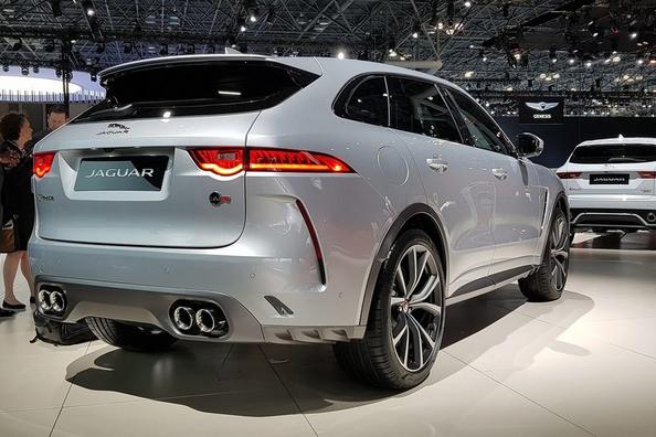 Прокачана модифікація преміального кросовера Jaguar F-Pace SVR Фото 8