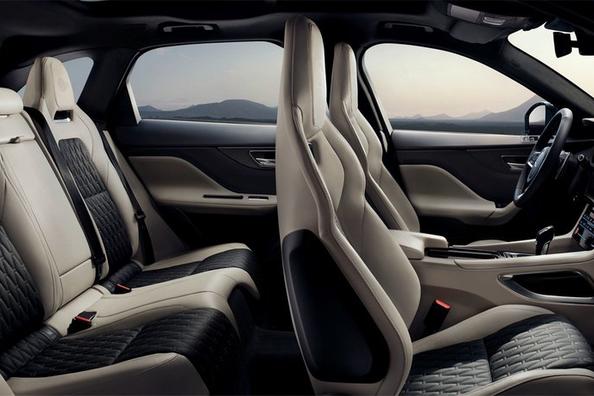 Прокачана модифікація преміального кросовера Jaguar F-Pace SVR Фото 6