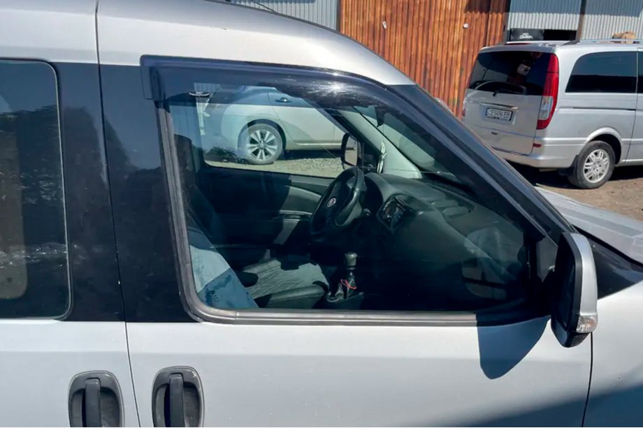 Fiat Doblo II 2010-2022 рр. Вітровики (2 шт, HIC) Фото 13