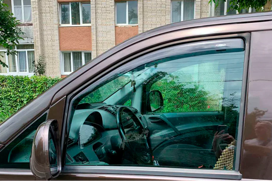 Mercedes Vito W639 2004-2014 рр. Вітровики вставні (2 шт, HIC) Фото 4