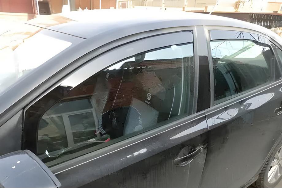 Skoda Octavia I Tour A4 1996-2010 рр. Вітровики вставні HIC (SD, 4 шт) Фото 1