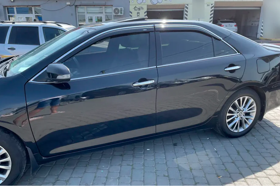 Toyota Camry 2011-2017 рр. Вітровики з хром молдингом (2011-2017 EU / 2011-2014 USA, 4 шт, HIC) Фото 4