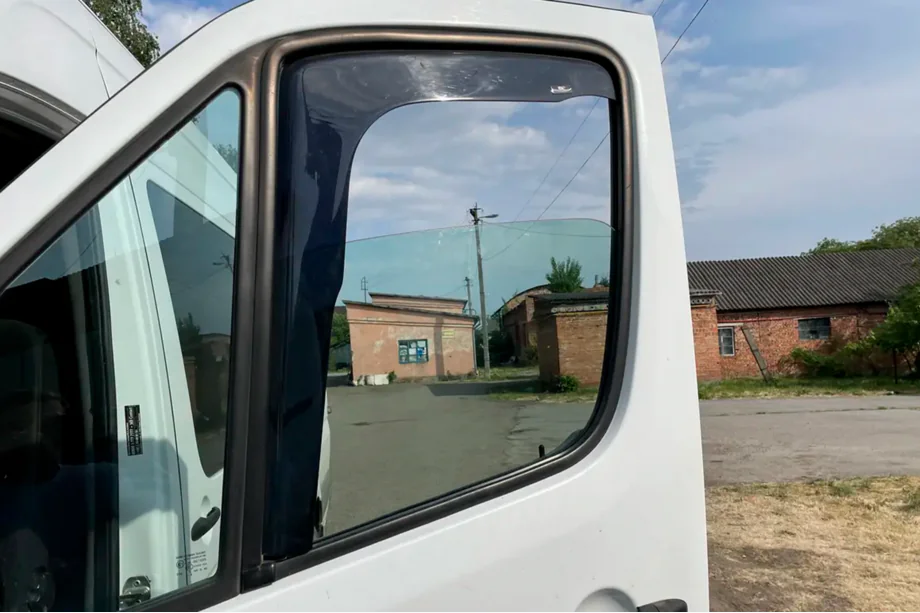 Mercedes Sprinter W906 2006-2018 рр. Вітровики вставні (2 шт, HIC) Фото 17