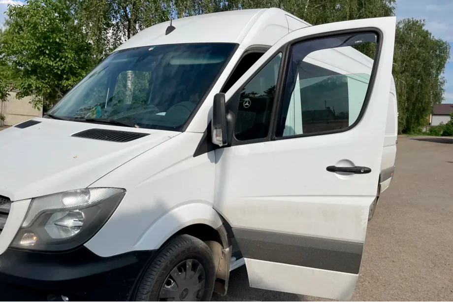 Mercedes Sprinter W906 2006-2018 рр. Вітровики вставні (2 шт, HIC) Фото 18
