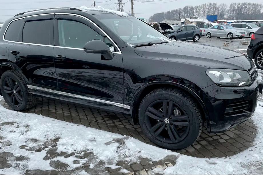 Volkswagen Touareg 2010-2018 рр. Вітровики з хром молдингом (4 шт, HIC) Фото 3