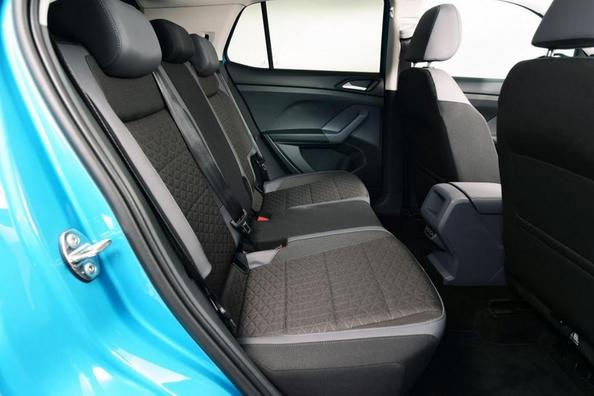 Огляд компактного міського кросовера Volkswagen T-Cross Фото 6