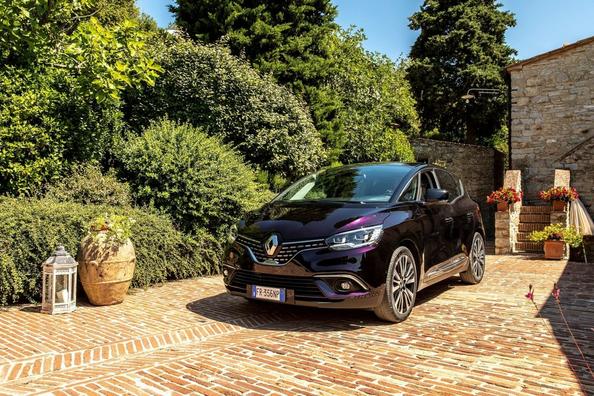 Четверте покоління компактного мінівена Renault Scenic Фото 4