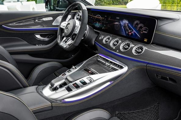 Огляд спортивного лифтбека Mercedes-Benz AMG GT 4-Door Coupe Фото 10