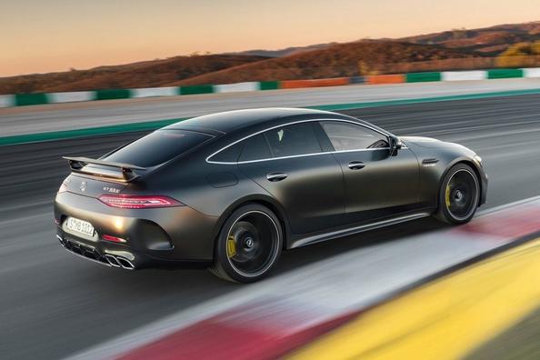 Огляд спортивного лифтбека Mercedes-Benz AMG GT 4-Door Coupe Фото 4