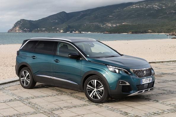 Огляд кросовера Peugeot 5008 другої генерації