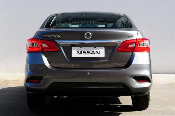 Огляд оновленого седана Nissan Sentra Фото 11