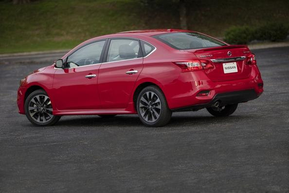 Огляд оновленого седана Nissan Sentra Фото 9