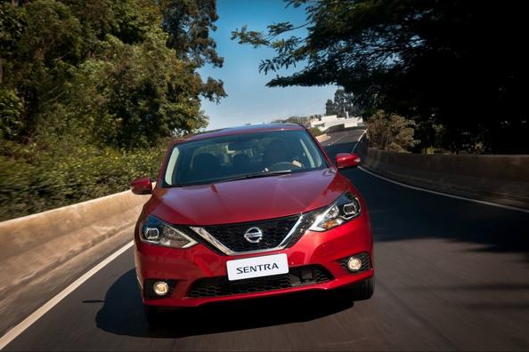 Огляд оновленого седана Nissan Sentra Фото 8