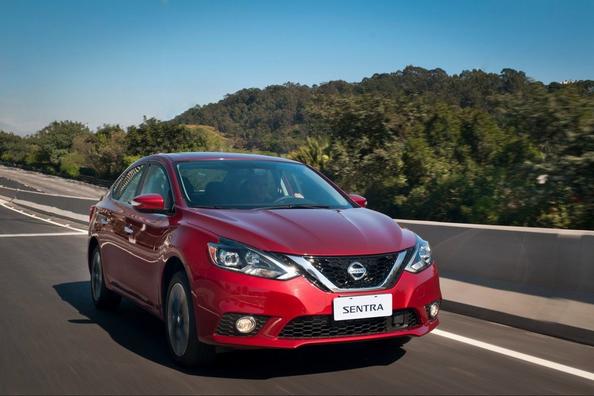 Огляд оновленого седана Nissan Sentra Фото 3