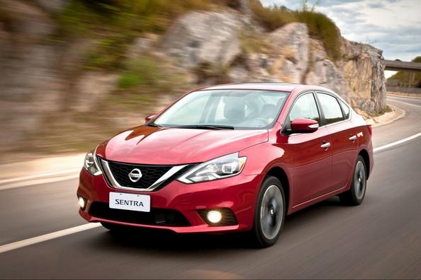 Огляд оновленого седана Nissan Sentra Фото 1