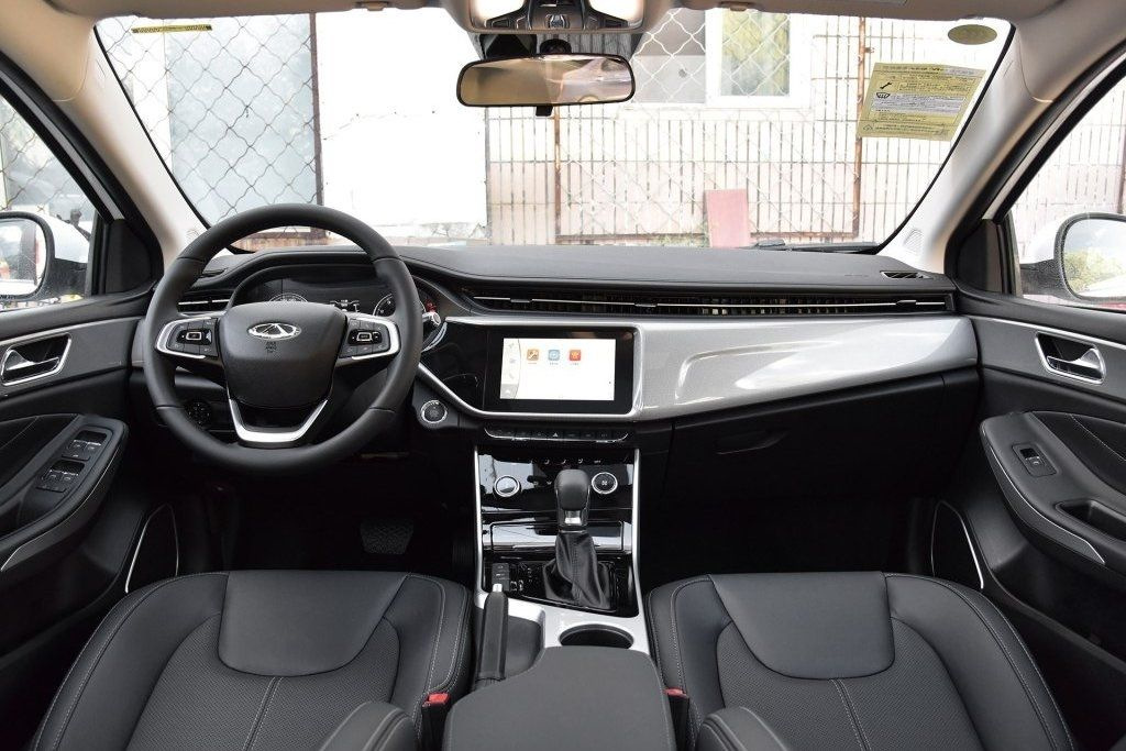 Оновлений середньорозмірний седан Chery Arrizo 5