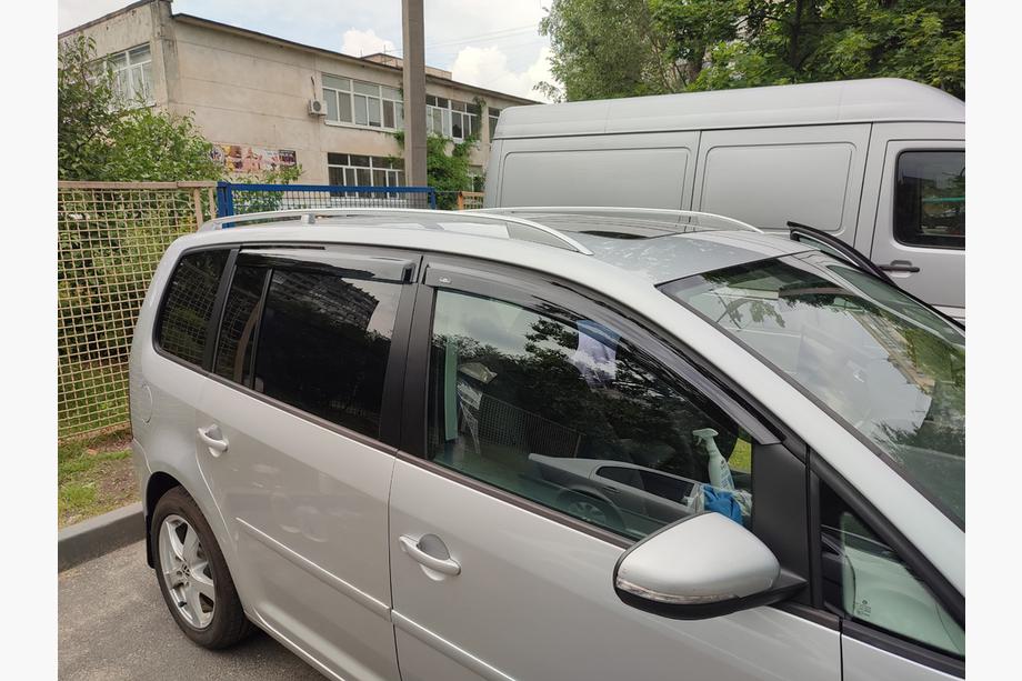 Volkswagen Touran 2003-2010 рр. Вітровики (4 шт, HIC) Image
