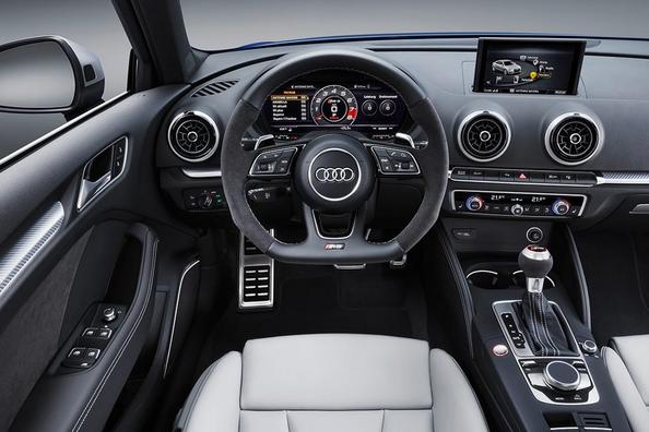 Спортивний п’ятидверний хетчбек Audi RS3 Sportback Фото 5