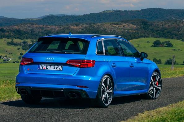Спортивний п’ятидверний хетчбек Audi RS3 Sportback Фото 4
