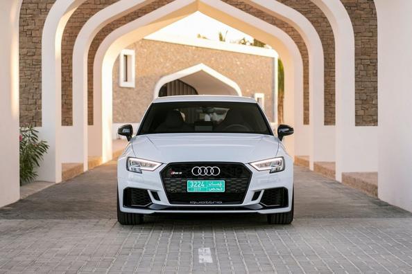Спортивний п’ятидверний хетчбек Audi RS3 Sportback Фото 3