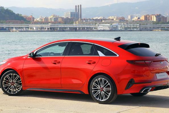 Знайомство з універсалом Kia ProCeed