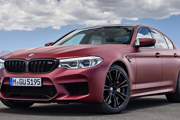 Огляд шостого покоління седана BMW M5 Фото 9