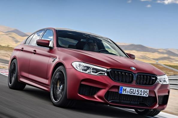 Огляд шостого покоління седана BMW M5 Фото 4