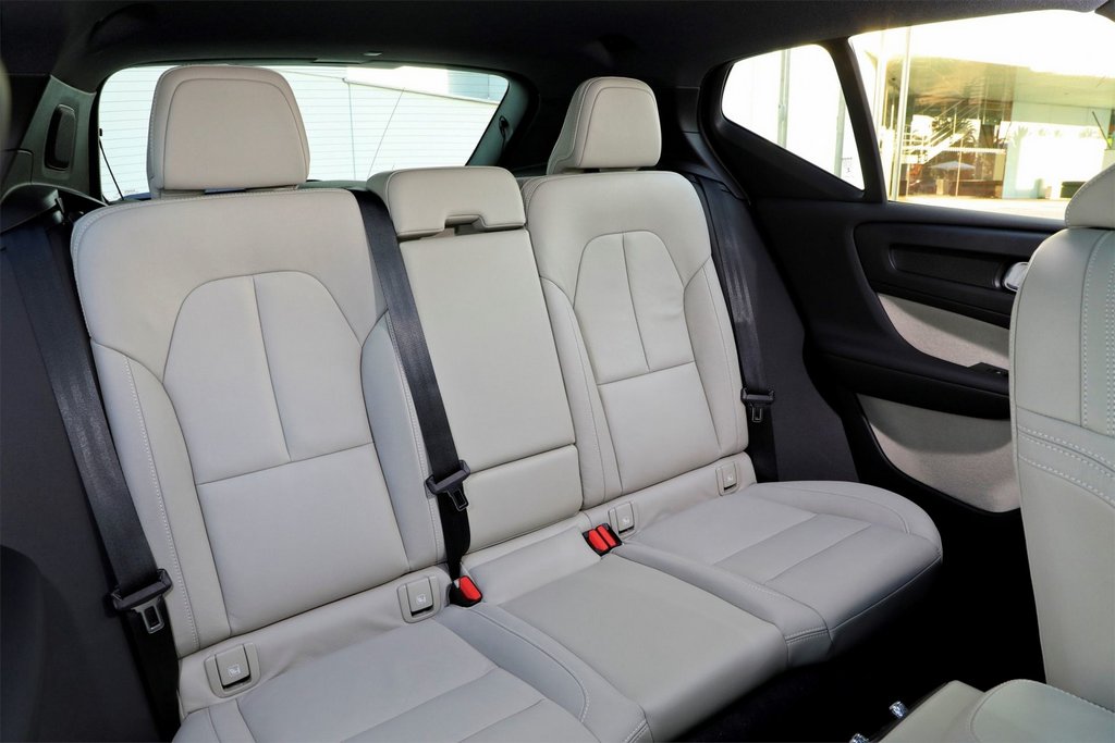 Огляд кросовера Volvo XC40