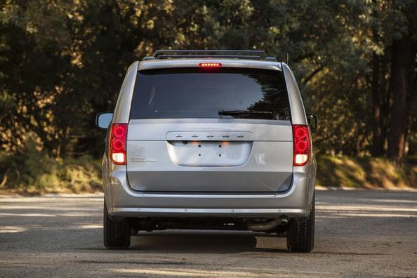 Семимісний мінівен Dodge Grand Caravan п’ятого покоління Фото 5