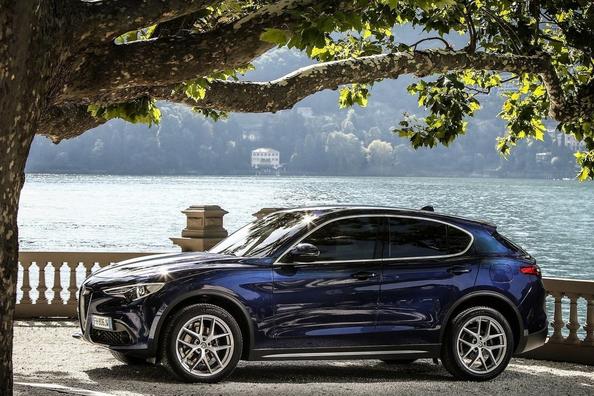 Огляд компактного кросовера Alfa Romeo Stelvio