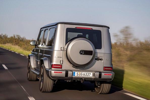 Рестайлінгова модель позашляховика Mercedes-Benz G-Class Фото 4